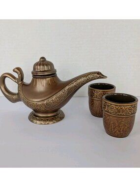 Vintage Disney Aladdin Genie Lamp Teapot w/ 2 Cups 1990s Thailand Ceramic Set